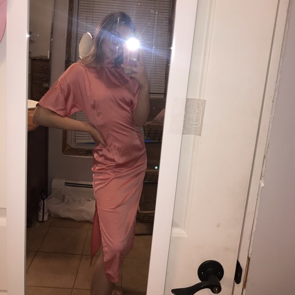 Nasty-Gal “love is in the air” satin midi dress - Picture 2 of 5